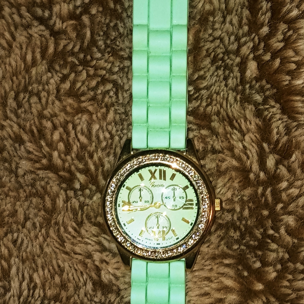 Women's turquoise Geneva watch